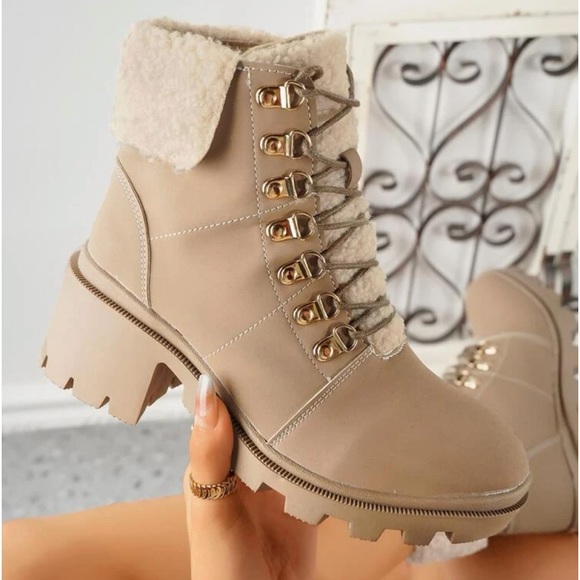 Sherpa booties ankle boots apricot beige lace tie women’s 7 NWT - Picture 1 of 3